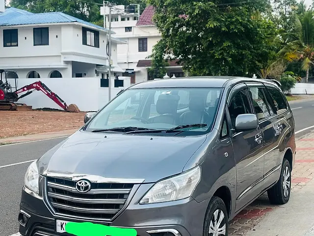 Used 2012 Toyota Innova in Thiruvalla