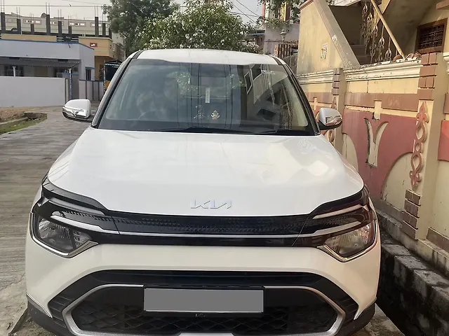 Used 2025 Kia Carens in Karimnagar