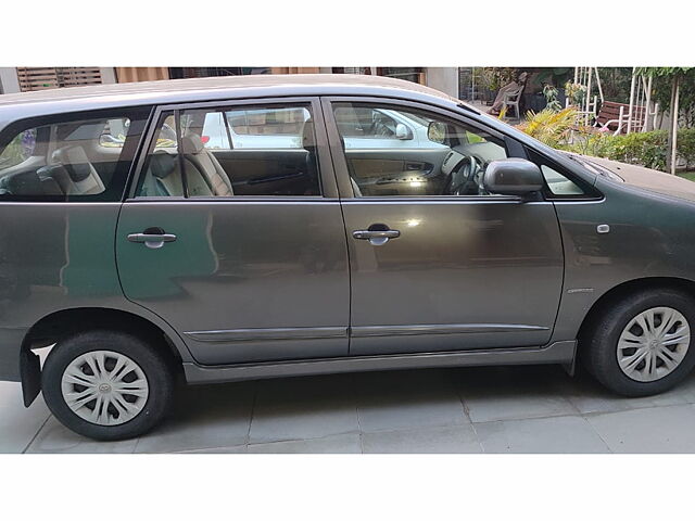 Used Toyota Innova [2013-2014] 2.5 GX 8 STR BS-IV in Ahmedabad
