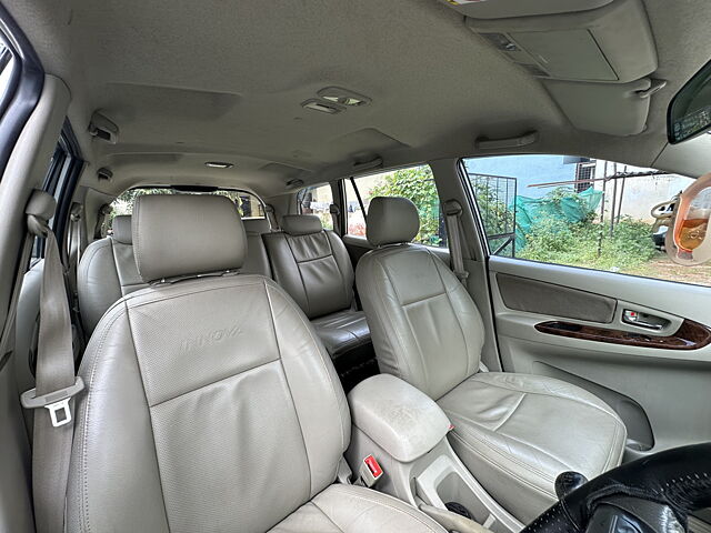 Used Toyota Innova [2013-2014] 2.5 VX 8 STR BS-IV in Bangalore