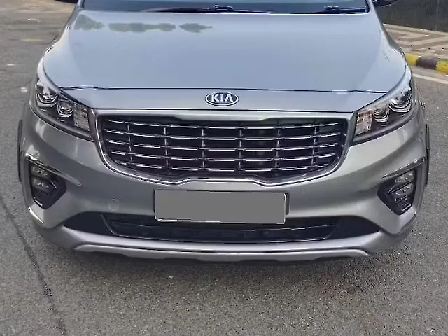 Used 2020 Kia Carnival in Bhopal