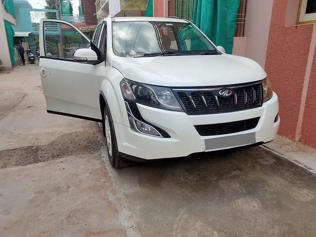 Used 2017 Mahindra XUV500 in Nadiad