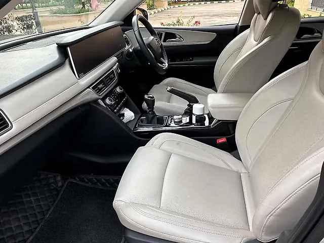 Used Mahindra XUV700 AX 7 Petrol MT 7 STR [2021] in Bangalore