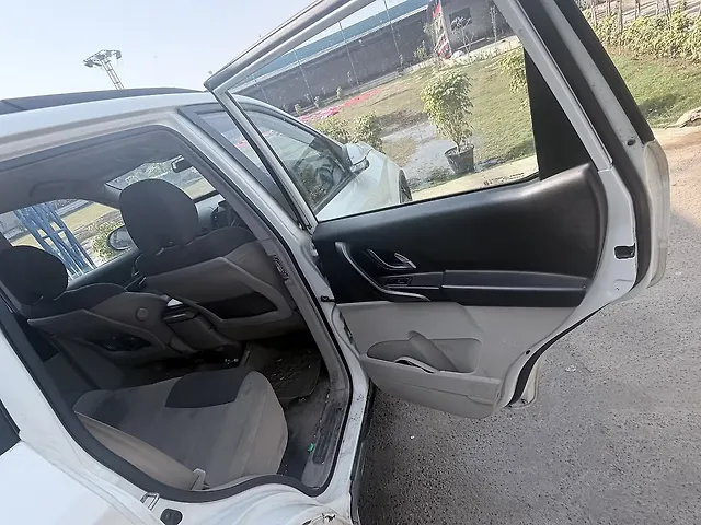 Used Mahindra XUV500 [2015-2018] W6 in Sikandrabad