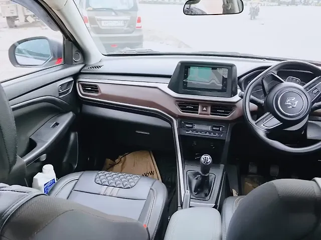 Used Maruti Suzuki Brezza [2022-2026] VXi Petrol Manual in Hajipur