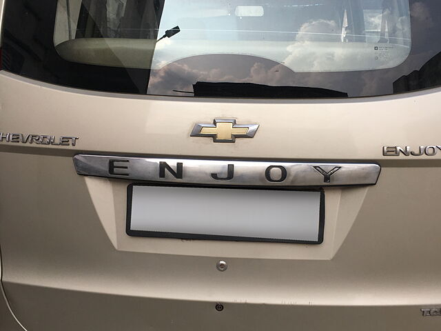 Used Chevrolet Enjoy 1.3 LS 8 STR in Ahmedabad