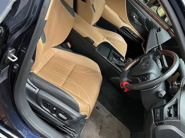 Used Lexus Old Generation ES 2018 300h Luxury in Pune