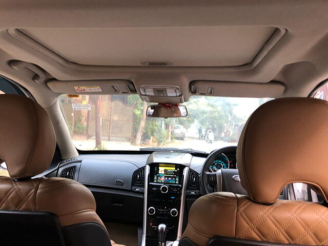 Used Mahindra XUV500 W11 AT in Delhi