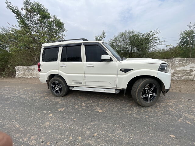 Used 2020 Mahindra Scorpio in Damoh