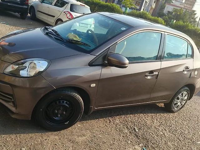 Used 2015 Honda Amaze in Surat