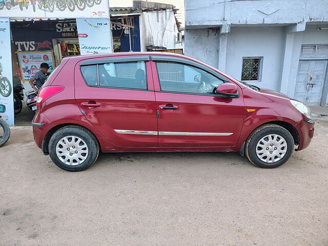 Used 2011 Hyundai i20 in Chandrapur