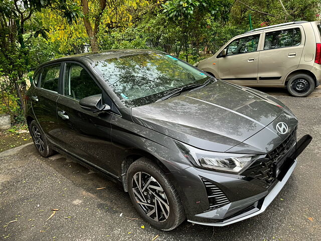 Used Hyundai i20 Asta 1.2 MT in Delhi