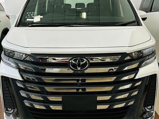 Used 2024 Toyota Vellfire in Delhi