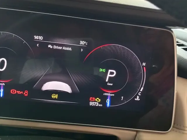 Used Mahindra Old Generation XUV700 AX3 Petrol AT 5 STR in Kolkata