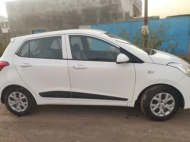 Used Hyundai Grand i10 [2013-2017] Magna 1.2 Kappa VTVT [2013-2016] in Junagadh