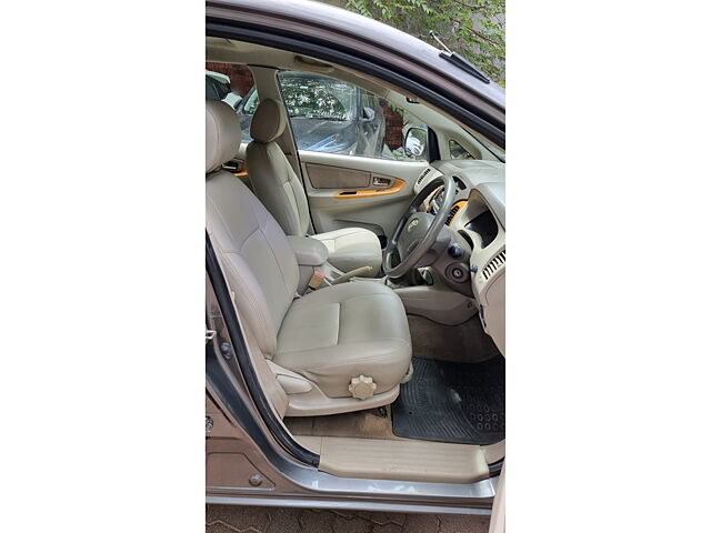 Used Toyota Innova [2009-2012] 2.5 VX 8 STR in Mumbai