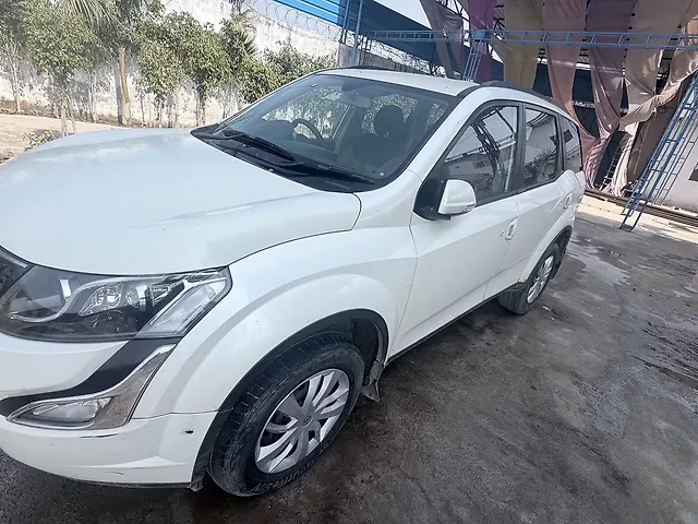 Used Mahindra XUV500 [2015-2018] W6 in Sikandrabad