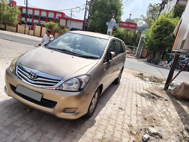 Used 2007 Toyota Innova in Jhansi