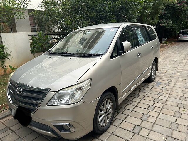 Used 2014 Toyota Innova in Hyderabad