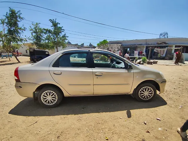 Used 2011 Toyota Etios in Narasaropet