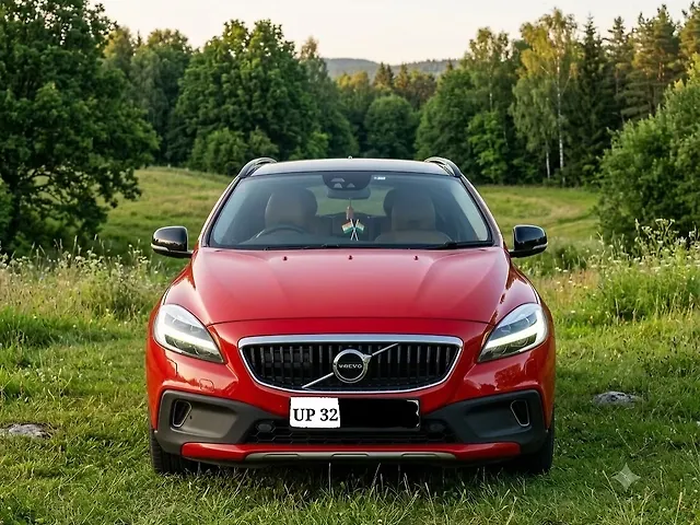 Used 2018 Volvo V40 Cross Country in Lucknow