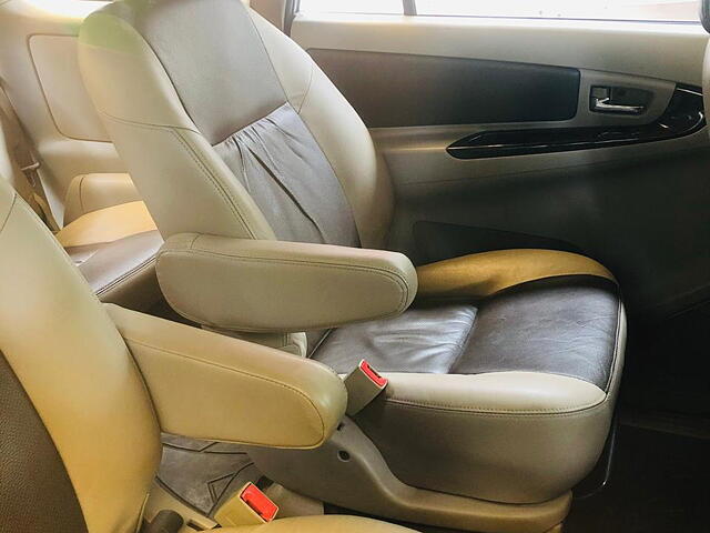 Used Toyota Innova [2013-2014] 2.5 ZX 7 STR BS-IV in Belgaum