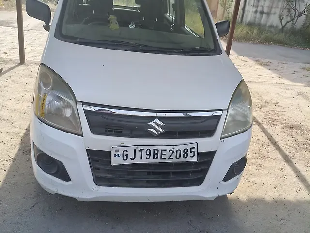 Used 2017 Maruti Suzuki Wagon R in Surat