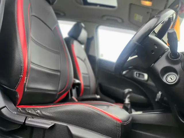 Used Hyundai Venue [2022-2023] SX 1.5 CRDi in Surat