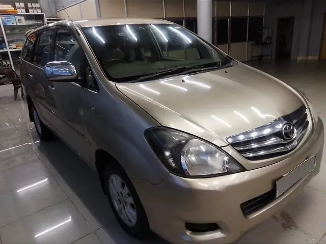 Used 2010 Toyota Innova in Nellore