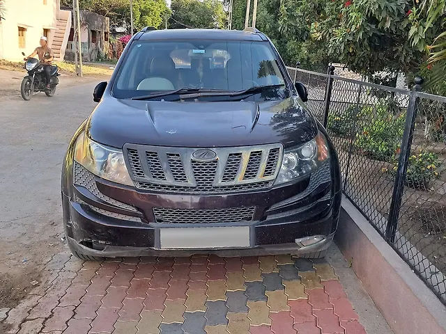 Used 2014 Mahindra XUV500 in Surat