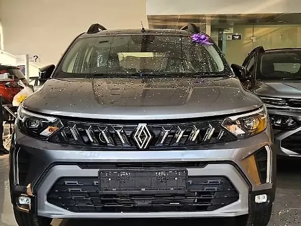 Used 2025 Renault Triber in Nagpur