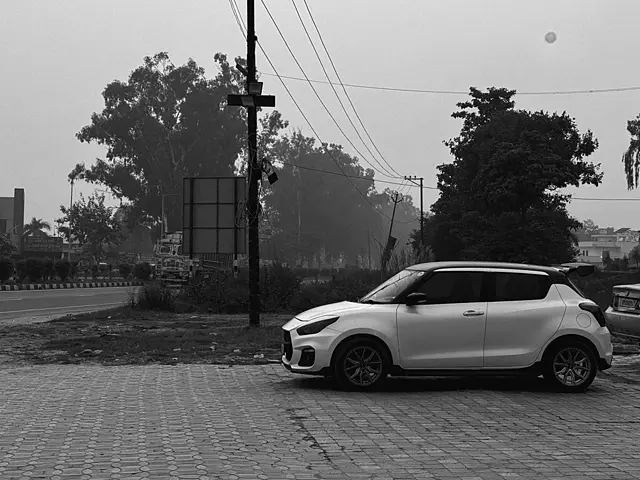 Used 2022 Maruti Suzuki Swift in Rudrapur