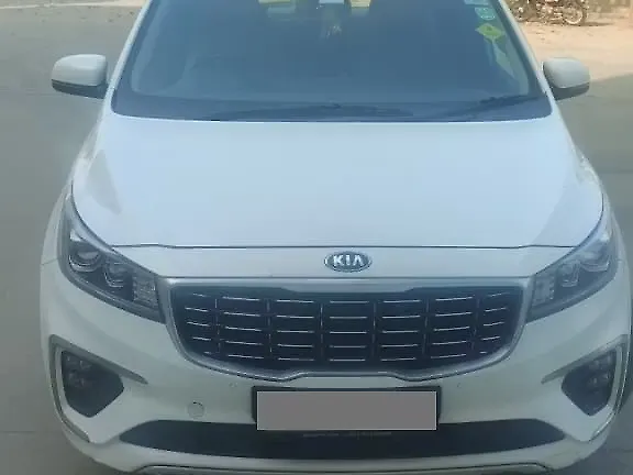 Used 2021 Kia Carnival in Delhi