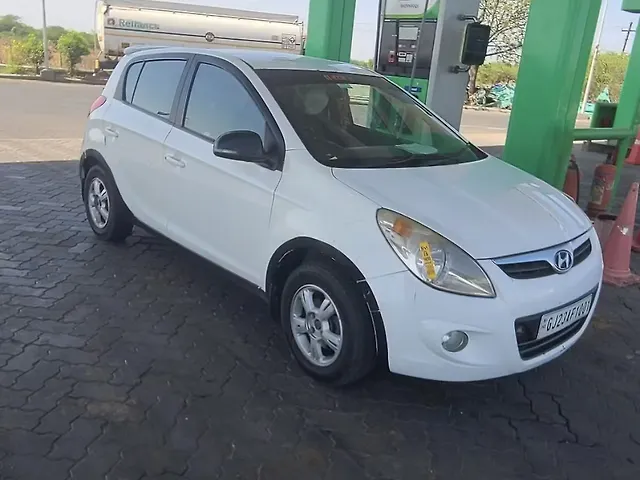 Used 2011 Hyundai i20 in Surat Used 2011 Hyundai i20 in Surat