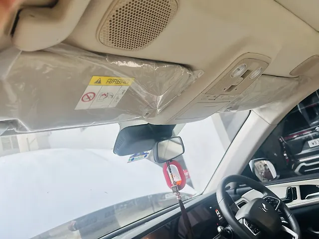 Used Mahindra Old Generation XUV700 AX 7 Luxury Pack Diesel AT AWD 7 STR [2023-2024] in Kolkata