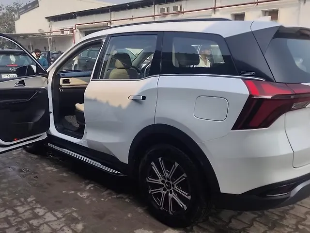 Used Mahindra Old Generation XUV700 AX7 Luxury Pack 2WD Petrol 2.0L Turbo Automatic 7 STR in Mathura
