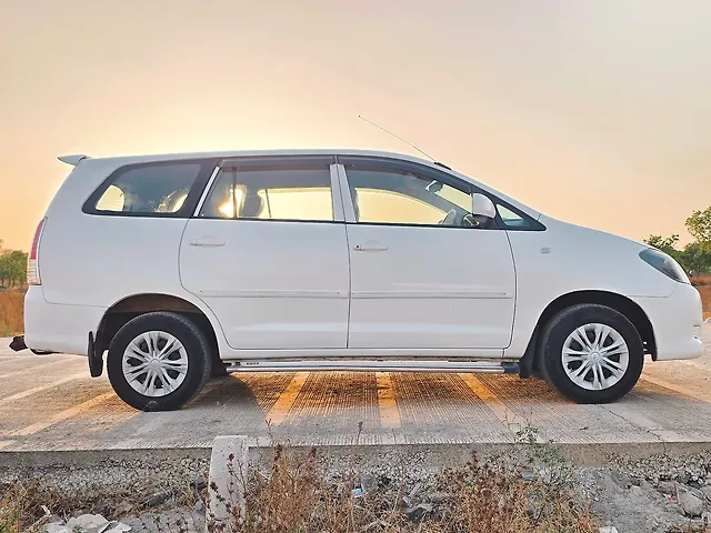 Used 2009 Toyota Innova in Ahmednagar