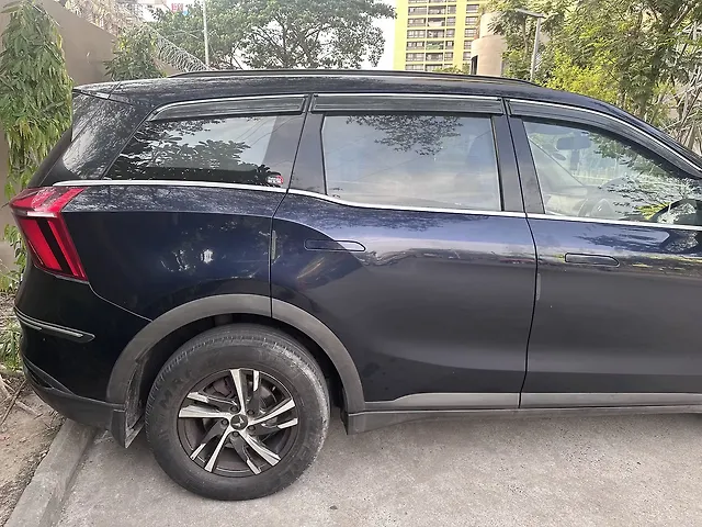 Used Mahindra Old Generation XUV700 AX 5 Diesel MT 7 STR [2021] in Kolkata