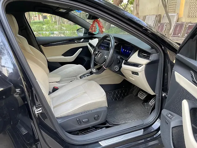 Used Skoda Octavia L&K 2.0 in Delhi