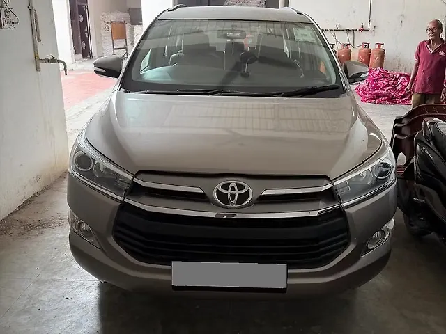 Used 2016 Toyota Innova Crysta in Pali