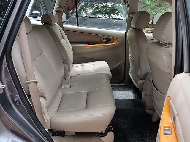 Used Toyota Innova [2009-2012] 2.5 VX 8 STR in Mumbai