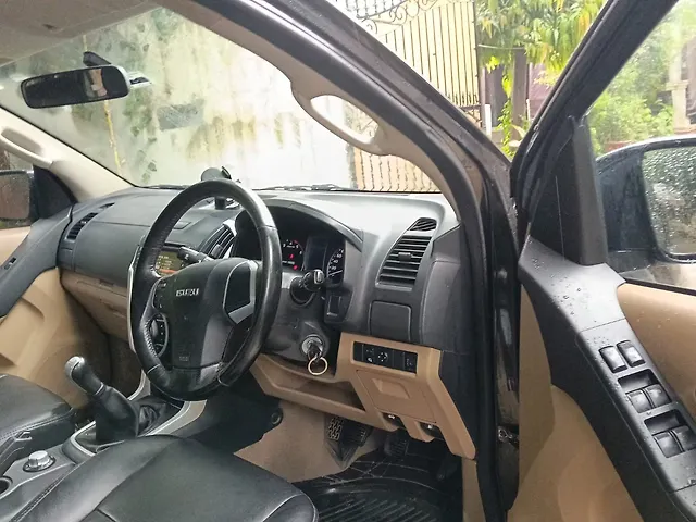 Used Isuzu D-MAX V-Cross [2019-2020] Standard in Delhi