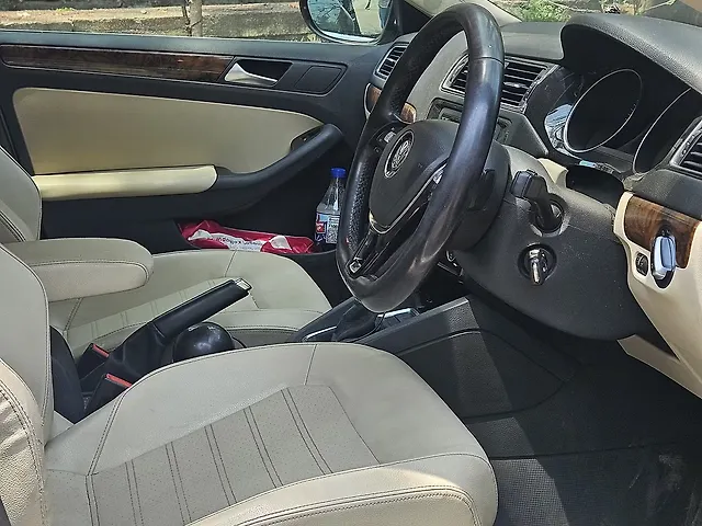 Used Volkswagen Jetta Highline TDI AT in Pune