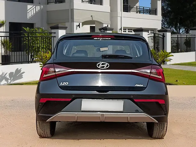 Used Hyundai i20 Asta (O) 1.2 IVT in Delhi