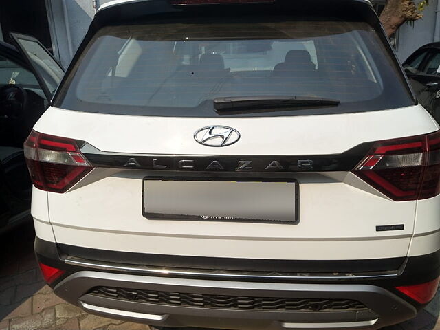 Used Hyundai Alcazar [2023-2024] Signature (O) 6 STR 1.5 Diesel AT in Surat