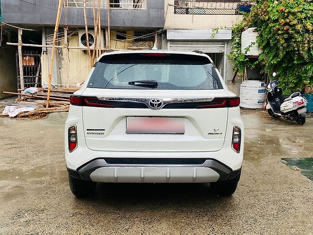 Used Toyota Urban Cruiser Hyryder V AT NeoDrive [2022-2023] in Delhi