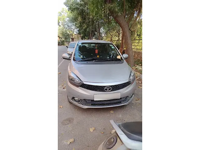 Used 2017 Tata Tigor in Delhi