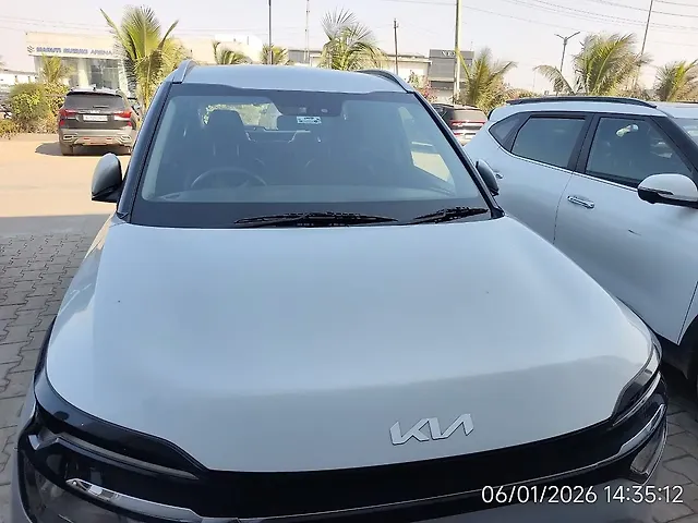 Used 2022 Kia Carens in Gandhidham