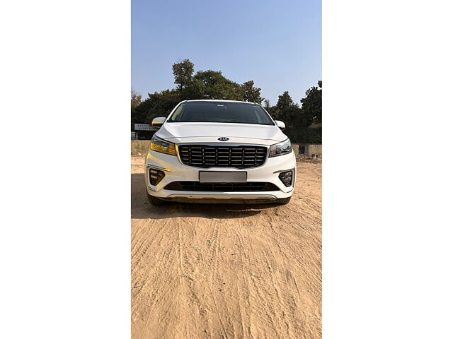 Used 2020 Kia Carnival in Delhi