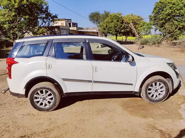 Used 2016 Mahindra XUV500 in Jaipur